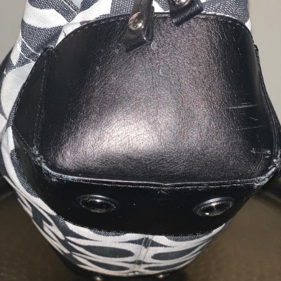 Coach Peyton Carry All Tote Bag - Picture 9 of 13